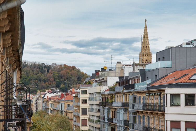 2 San Sebastian - Encanto